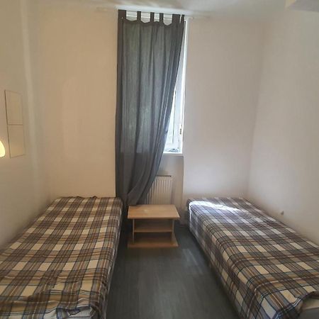 Mlynske Nivy 6, Ba Apartment Bratislava Luaran gambar
