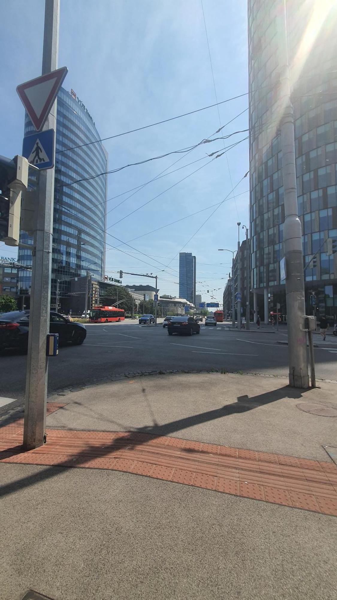 Mlynske Nivy 6, Ba Apartment Bratislava Luaran gambar